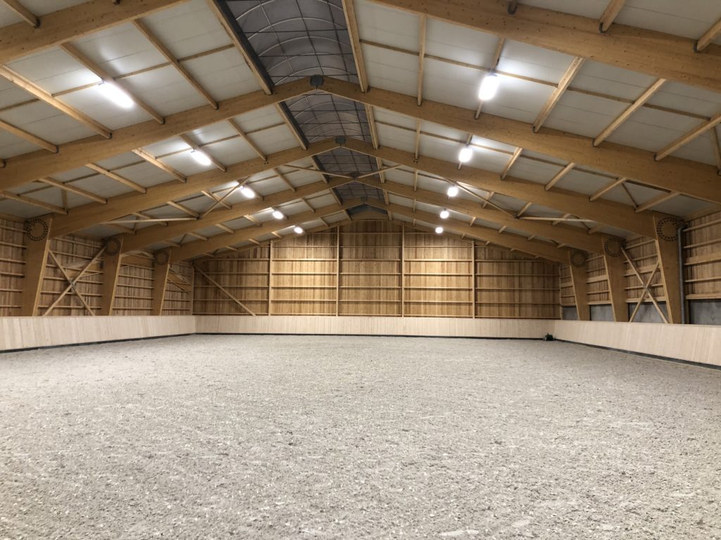 Stables Pascal LEBAS : indoor horse arena lighted by PROXIMAL