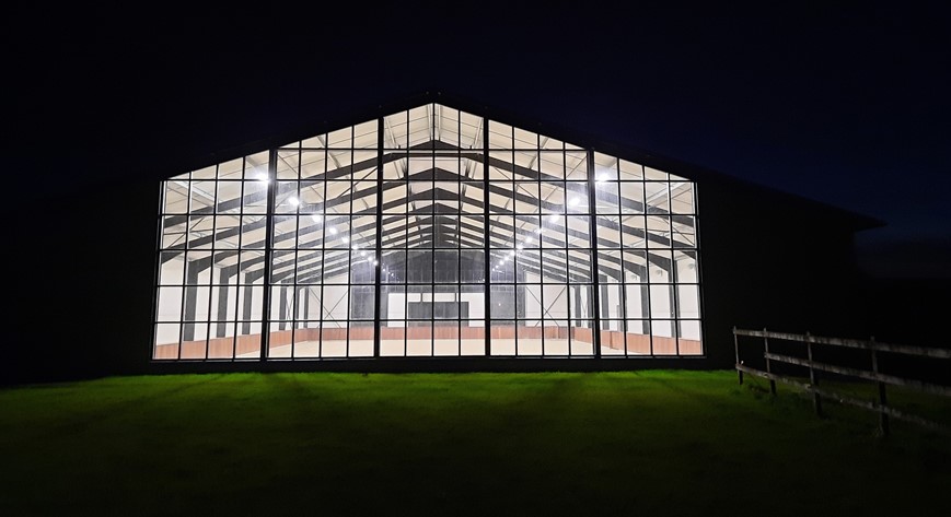 Grand Bray stables: indoor horse arena lighting